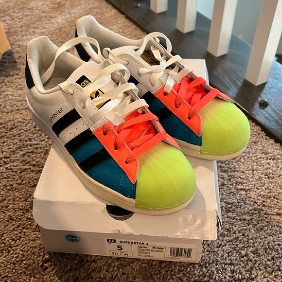 adidas Youth Superstar J Sneakers